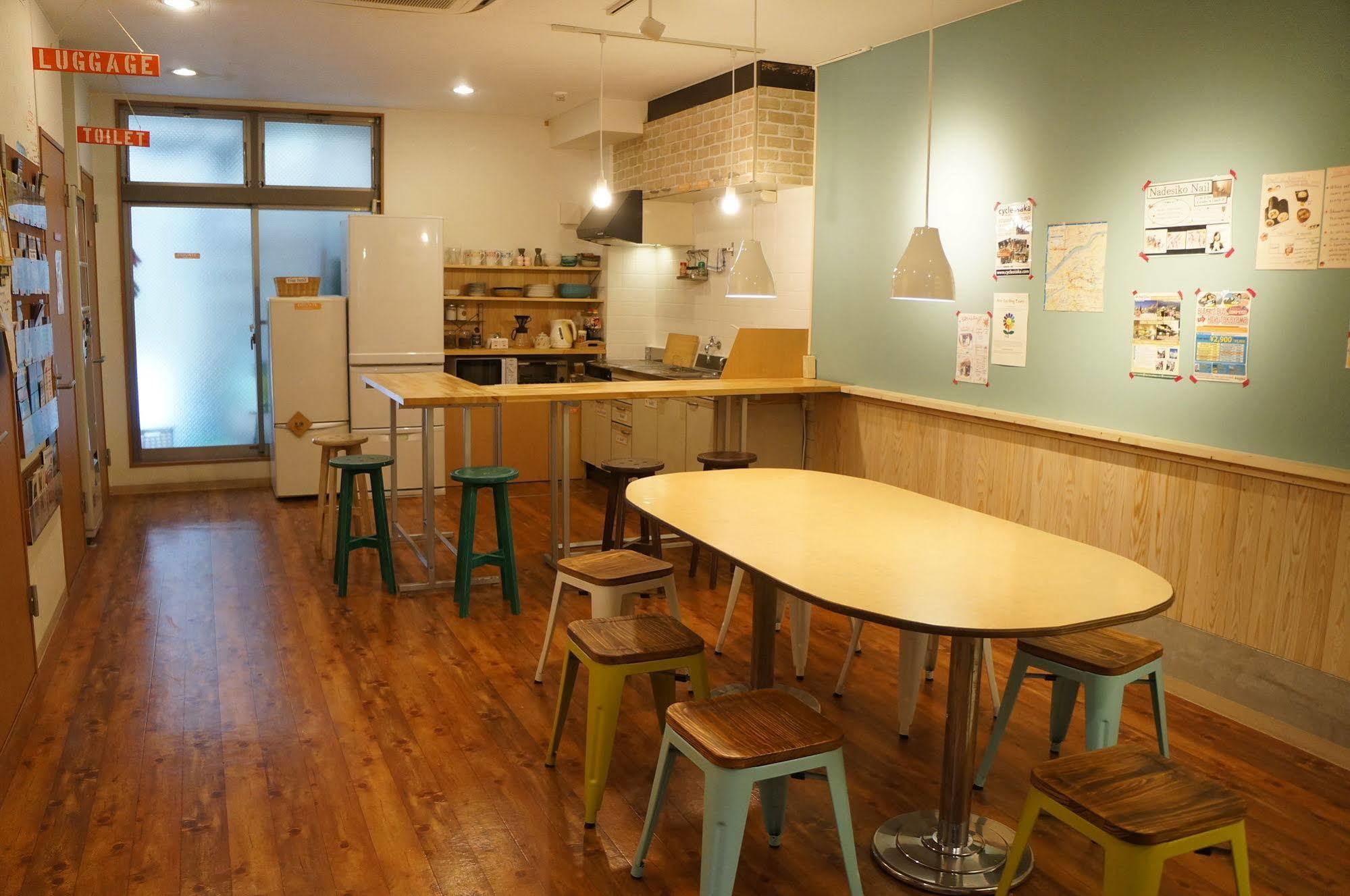 J-Hoppers Osaka Guesthouse Exterior photo